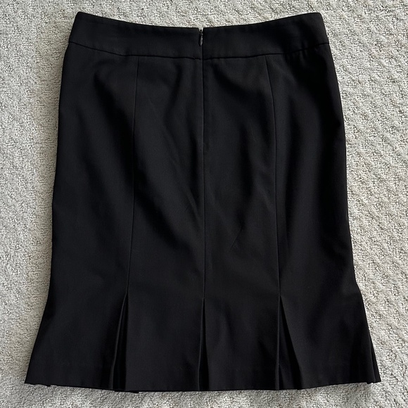 Talbots Pleated Knee Length Career Skirt Brown Size 6P Office Classic All-Season - Picture 6 of 11